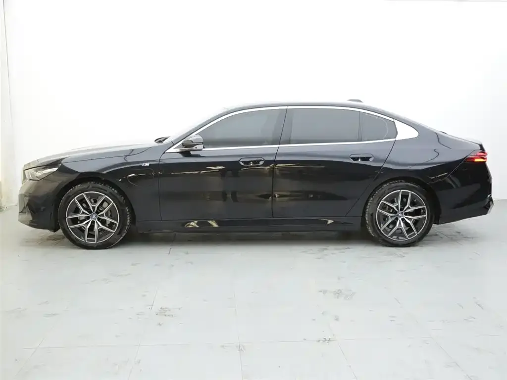 BMW i5 2024 из CN, фото 3