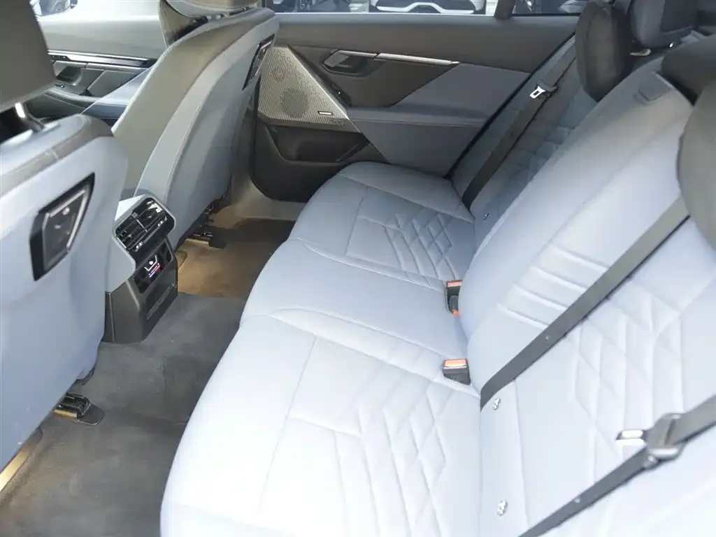 BMW i5 2024 из CN, фото 9