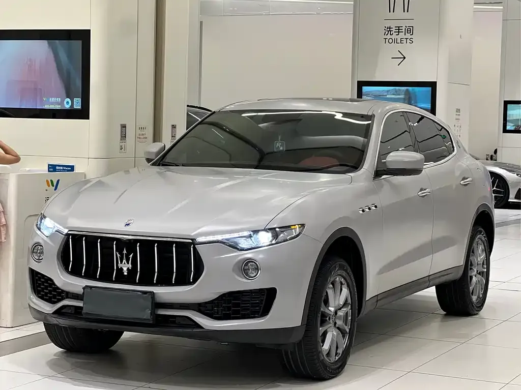Maserati Levante — фото 1
