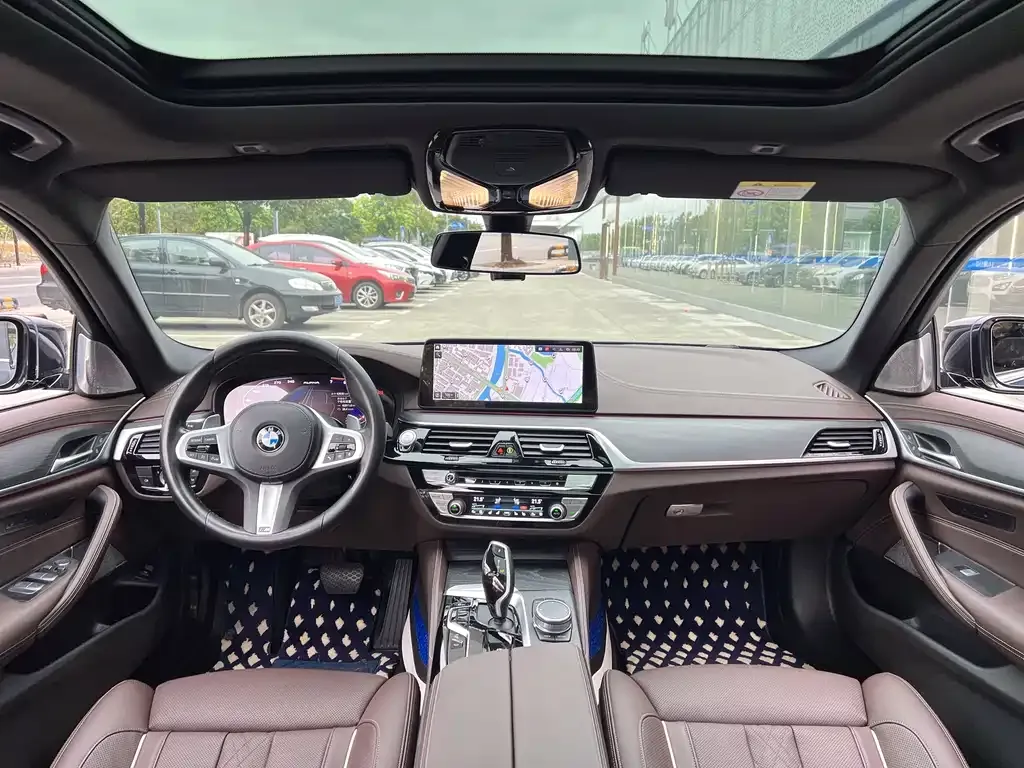 BMW 5 Series 2022 из CN, фото 5