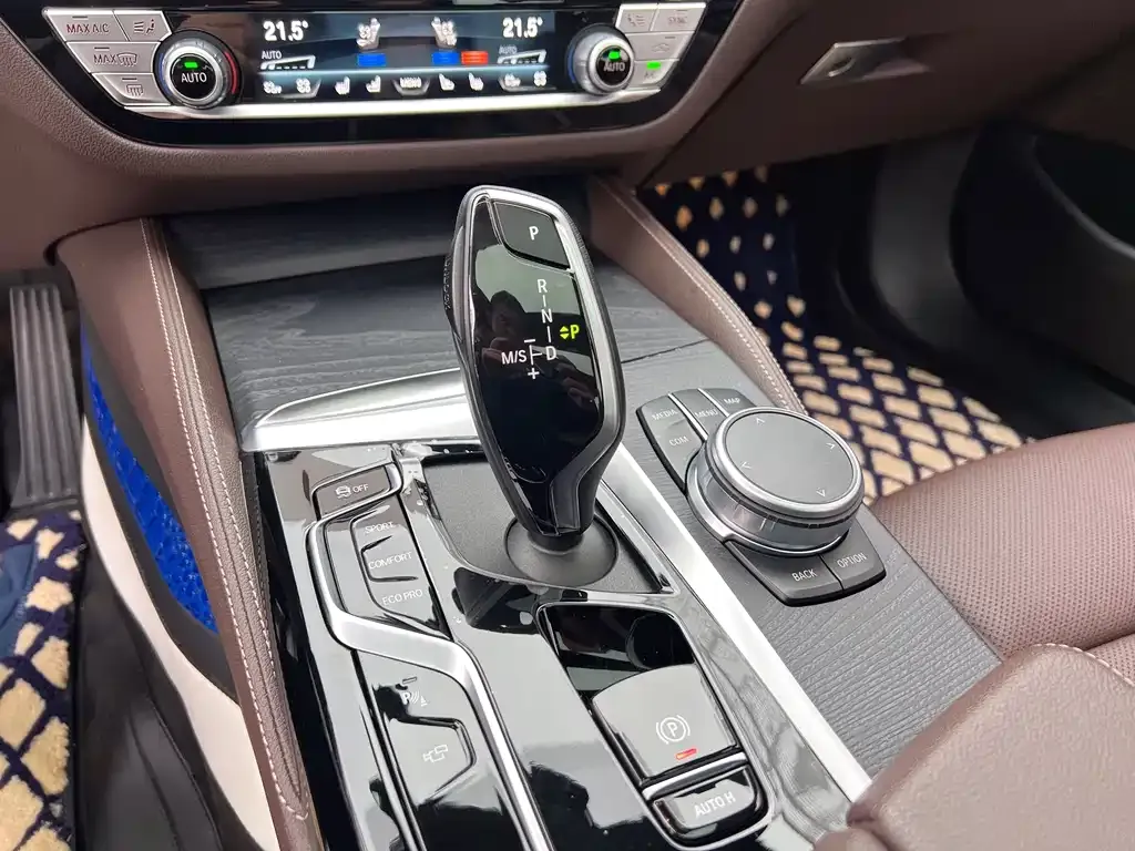 BMW 5 Series 2022 из CN, фото 8