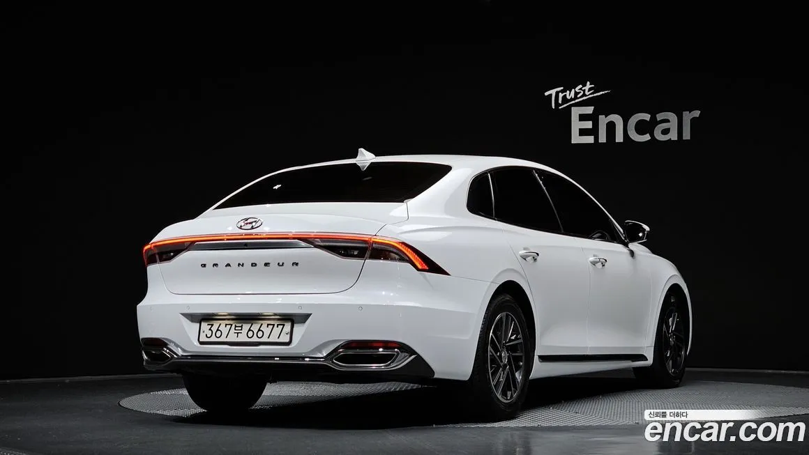 Hyundai Grandeur — фото 2