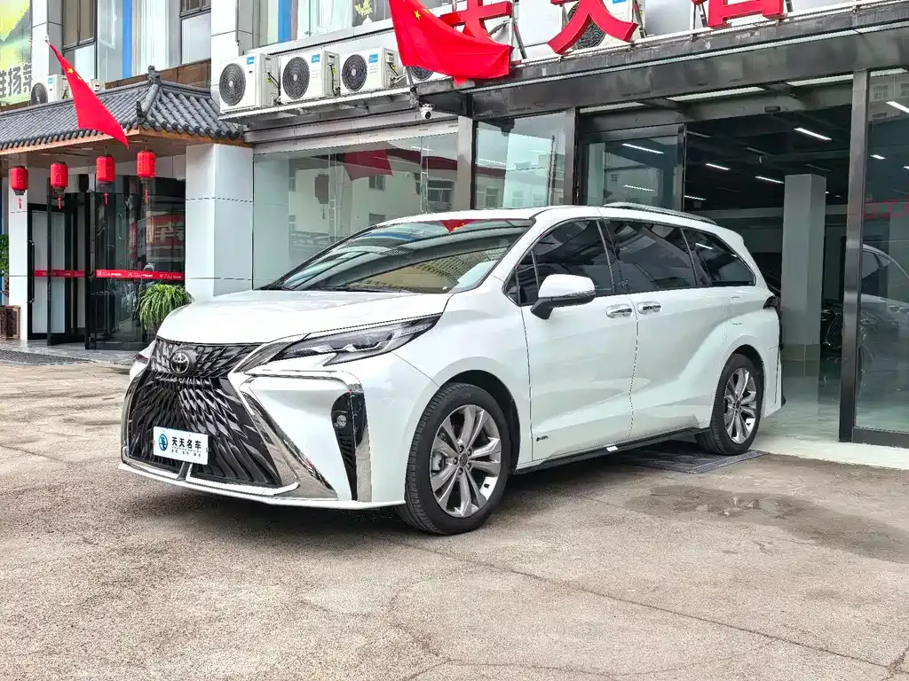 Toyota Sienna 2024 из CN, фото 1