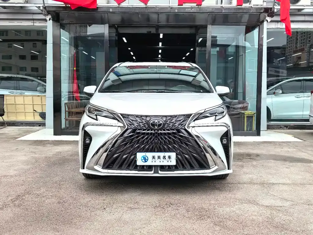 Toyota Sienna 2024 из CN, фото 2
