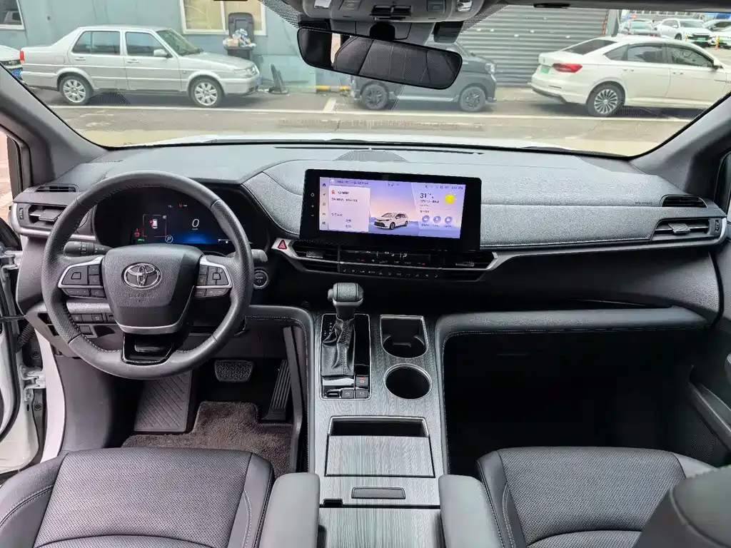 Toyota Sienna 2024 из CN, фото 7