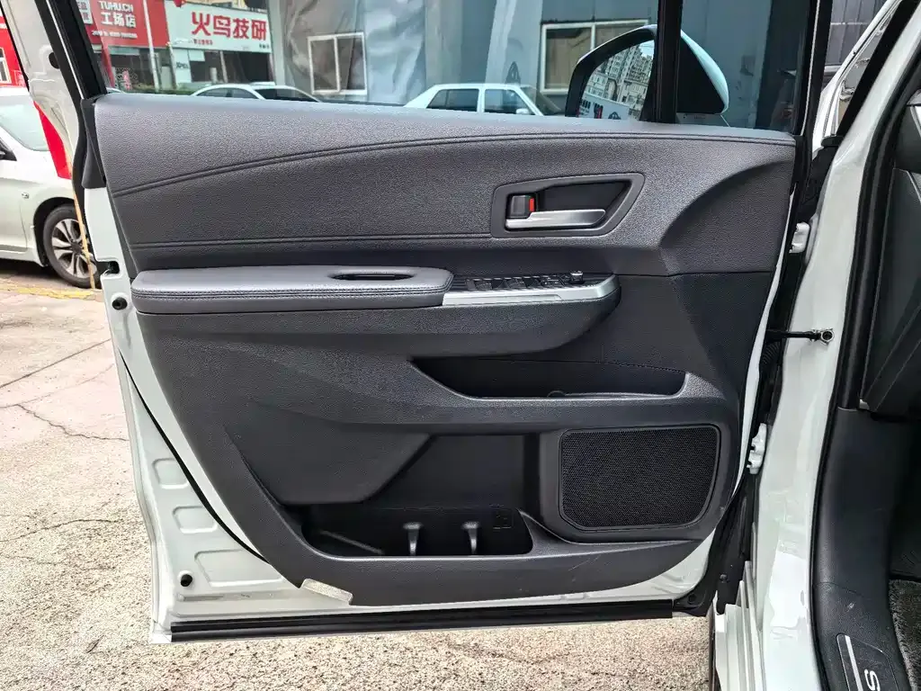 Toyota Sienna 2024 из CN, фото 9