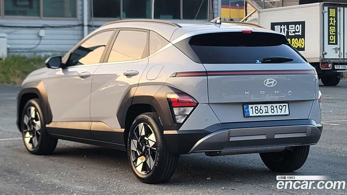 Hyundai Kona — фото 8