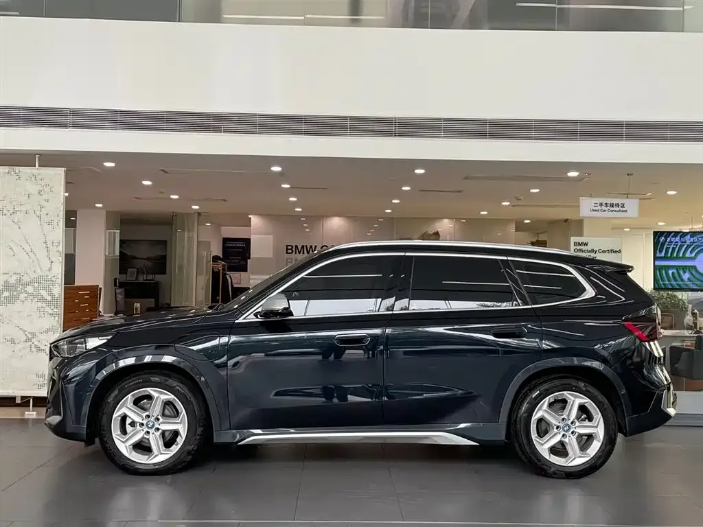 BMW iX1 2025 из CN, фото 3