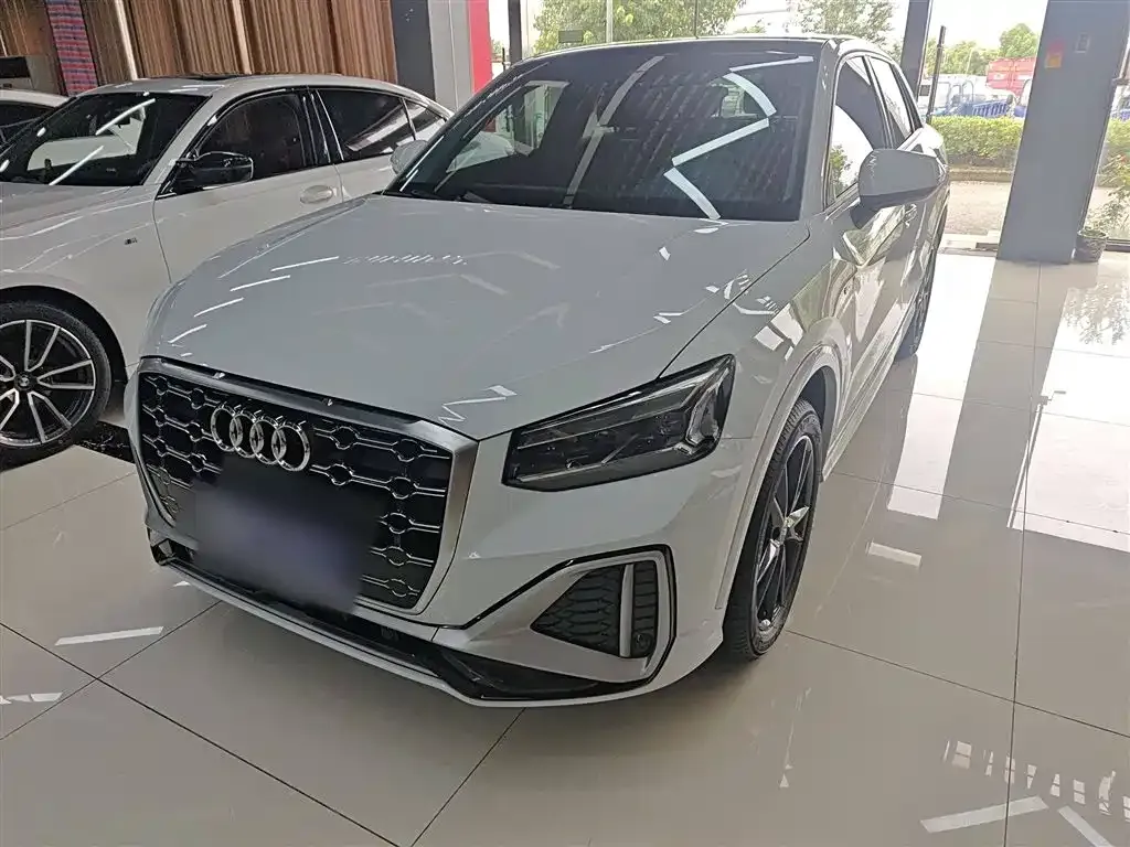 Audi Q2L 2023 из CN, фото 2