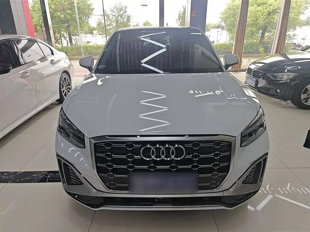 Audi Q2L 2023 из CN, фото 3