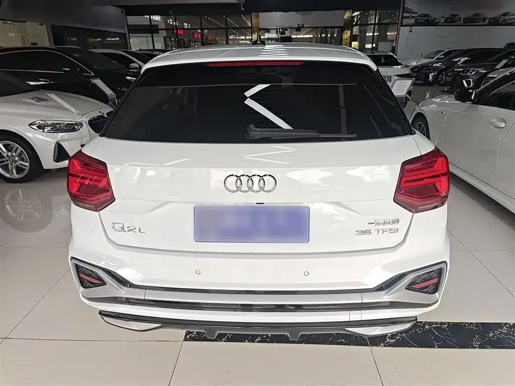 Audi Q2L 2023 из CN, фото 6