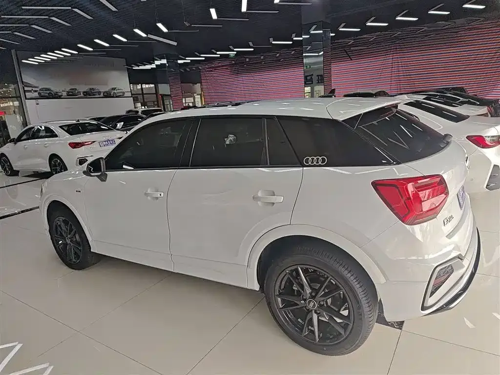 Audi Q2L 2023 из CN, фото 7