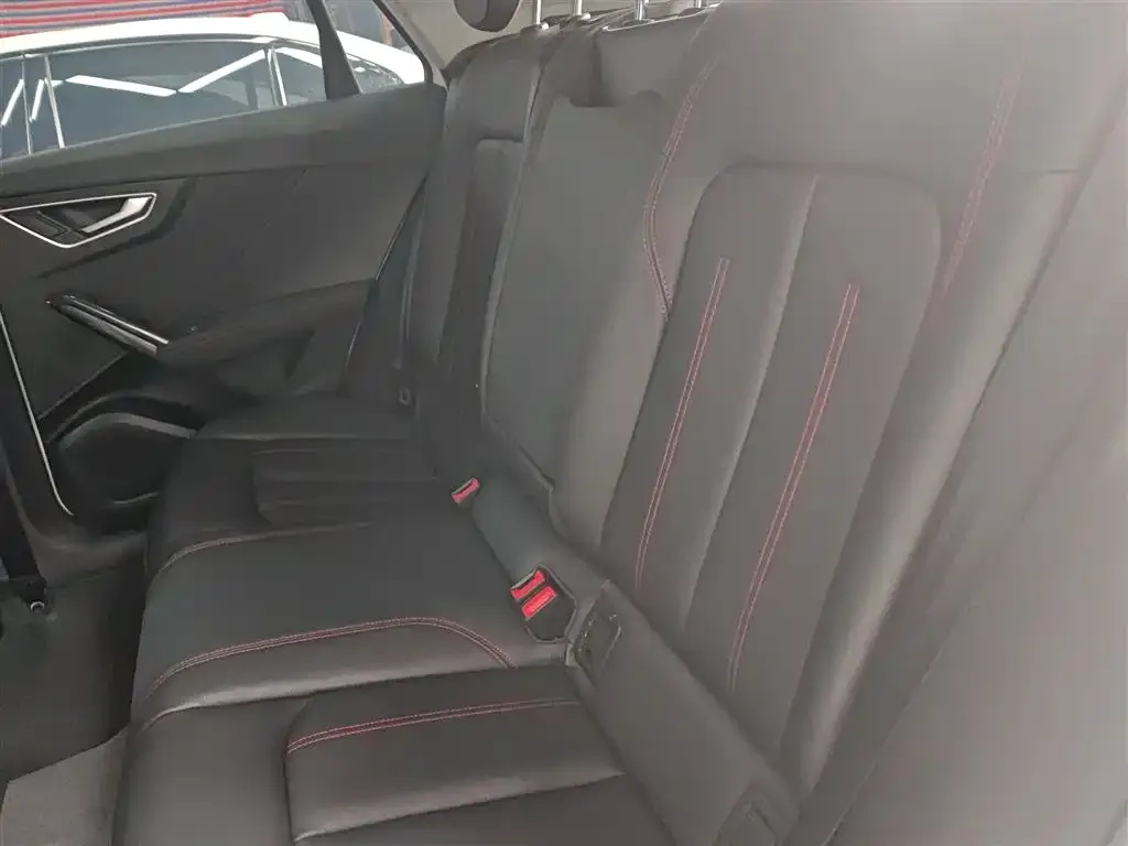 Audi Q2L 2023 из CN, фото 8