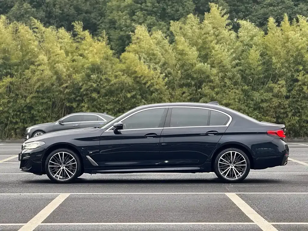 BMW 5 Series — фото 3