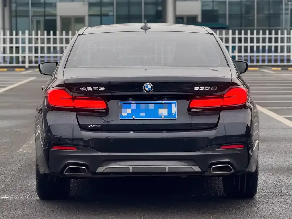 BMW 5 Series — фото 9