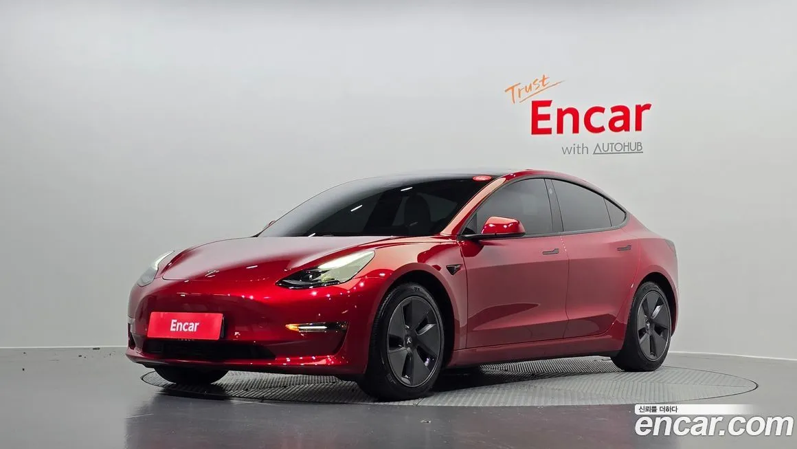 Tesla Model 3 — фото 1