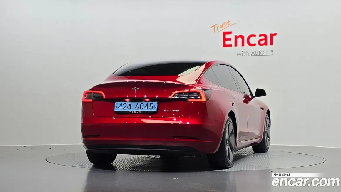 Tesla Model 3 — фото 4