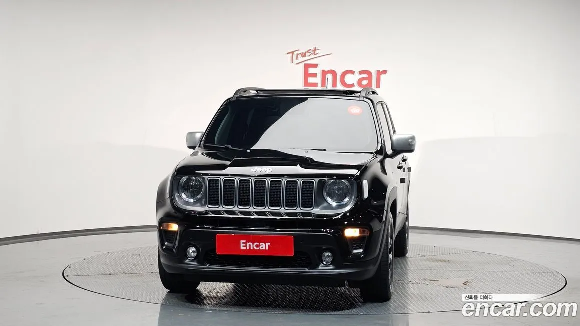 Jeep Renegade — фото 3