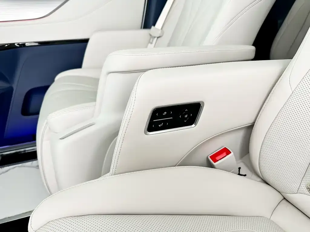 Buick GL8 Hybrid 2024 из CN, фото 6