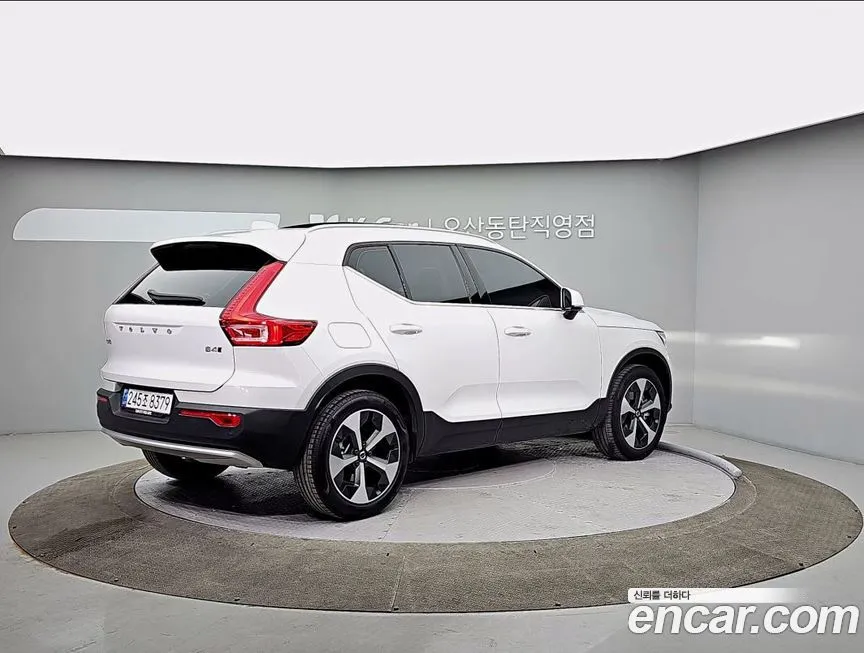 Volvo XC40 — фото 2