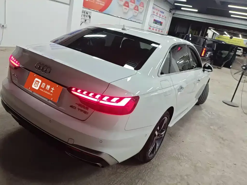 Audi A4L 2021 из CN, фото 2