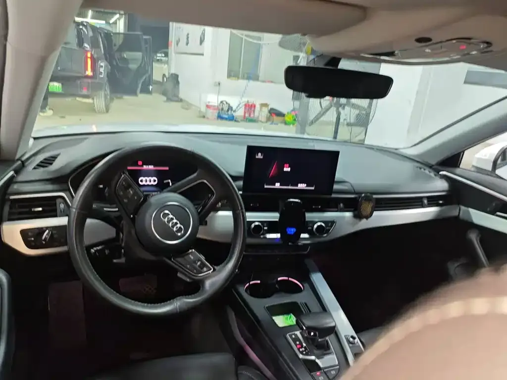 Audi A4L 2021 из CN, фото 3