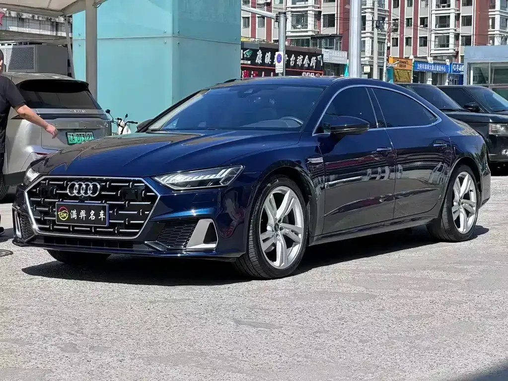 Audi A7L 2023 из CN, фото 1