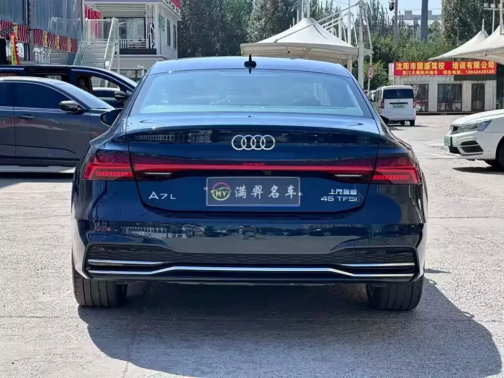 Audi A7L 2023 из CN, фото 4
