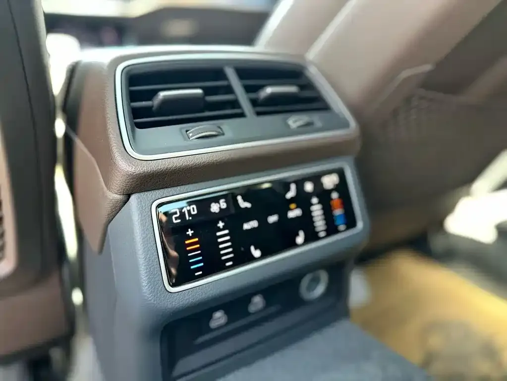 Audi A7L 2023 из CN, фото 5