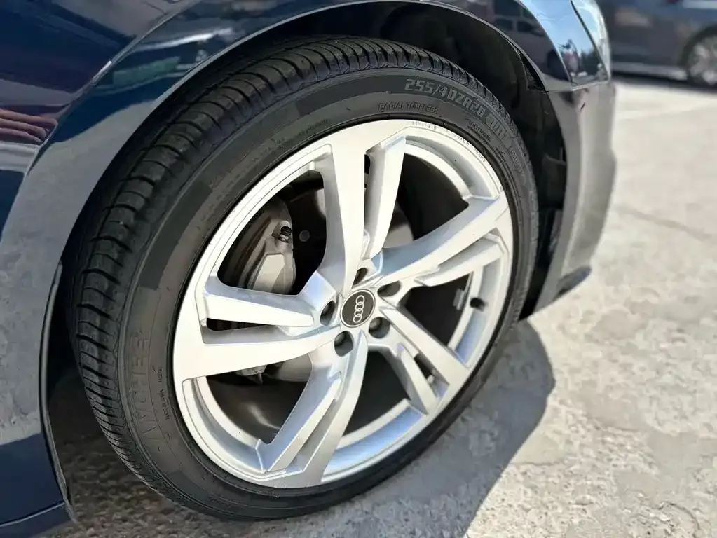 Audi A7L 2023 из CN, фото 6