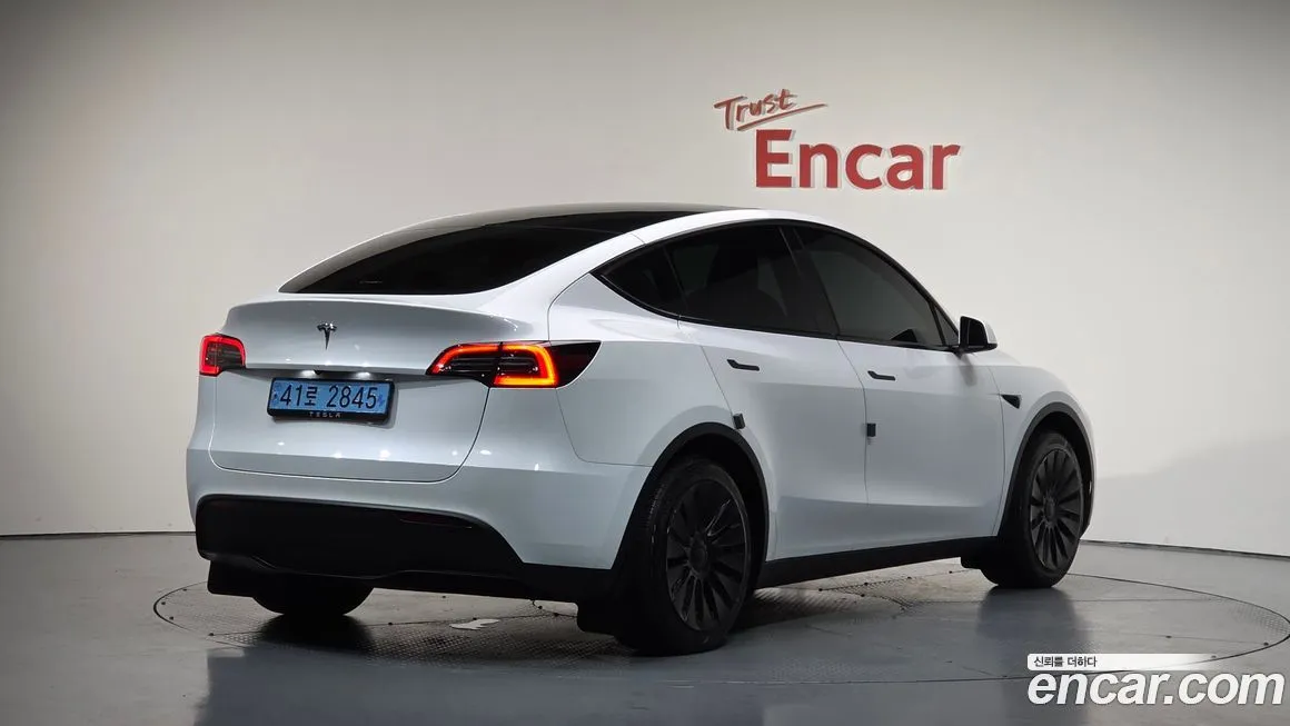 Tesla Model Y 2024 из KR, фото 2