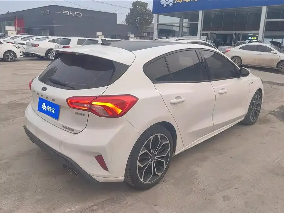 Ford Focus 2021 из CN, фото 3