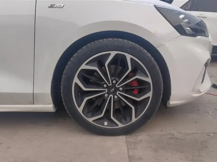 Ford Focus 2021 из CN, фото 6