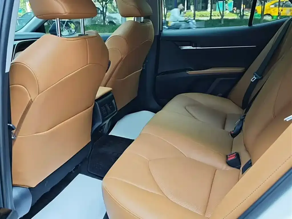 Toyota Camry 2023 из CN, фото 10