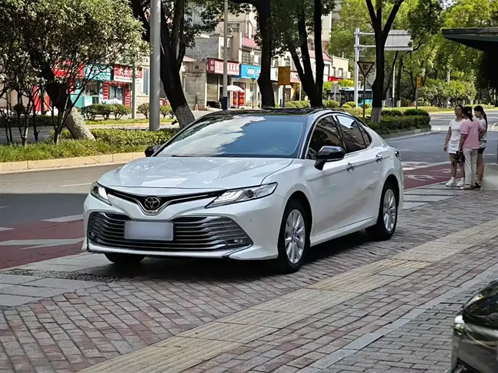 Toyota Camry 2023 из CN, фото 2