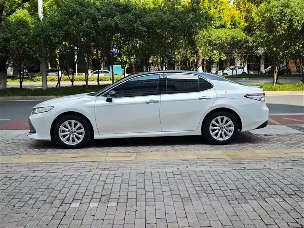 Toyota Camry 2023 из CN, фото 4