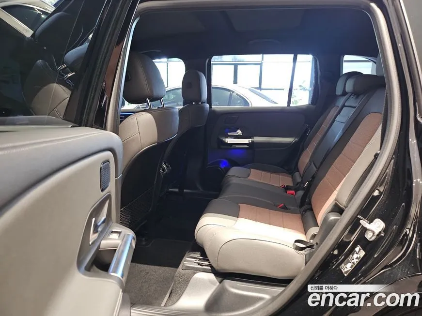 Mercedes-Benz EQB — фото 10