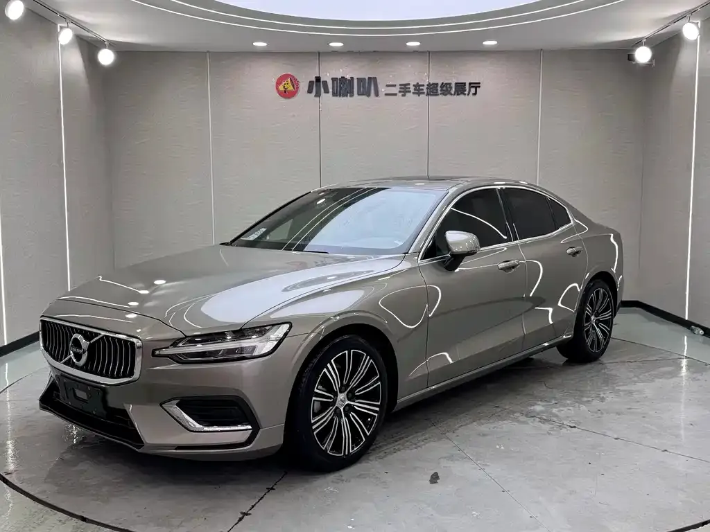 Volvo S60 2022 из CN, фото 1