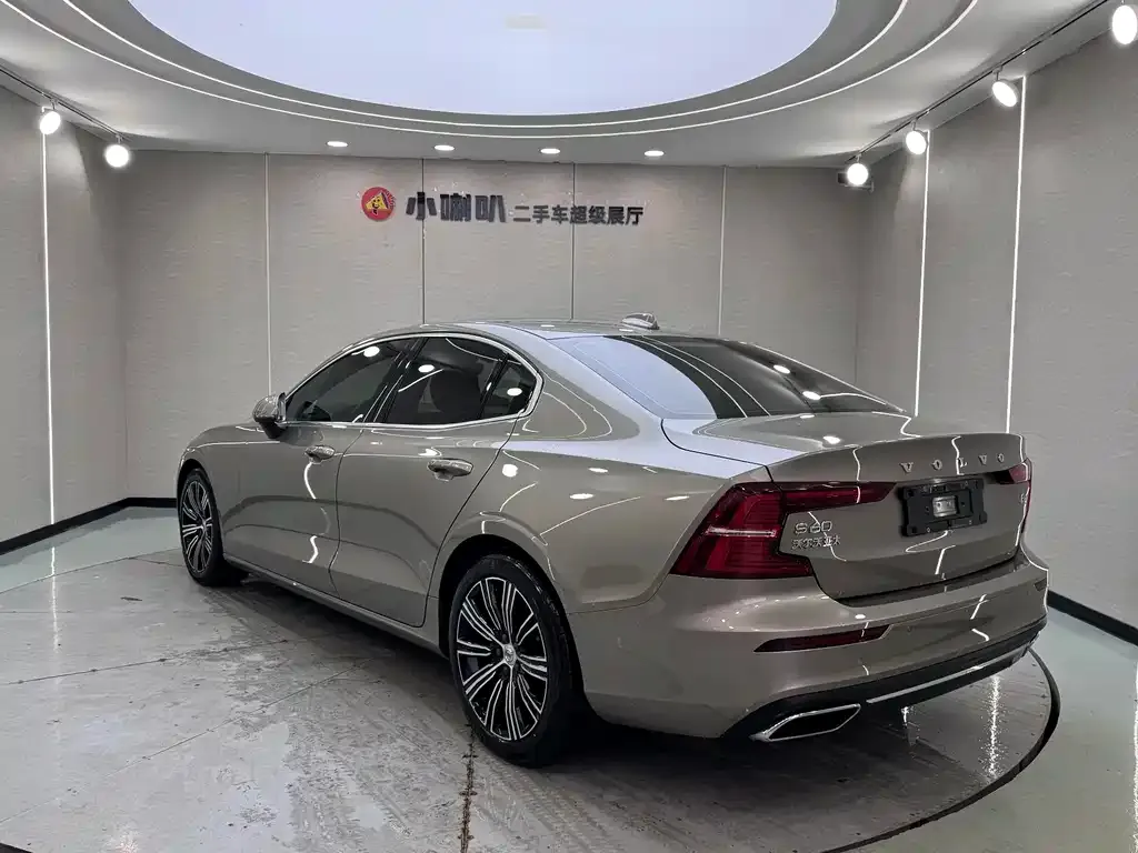 Volvo S60 2022 из CN, фото 5