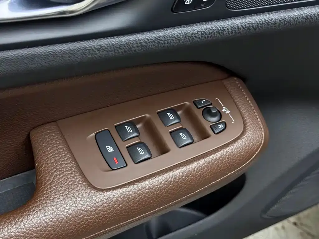 Volvo S60 2022 из CN, фото 8