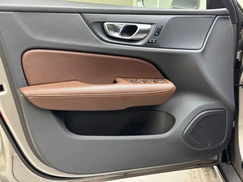 Volvo S60 2022 из CN, фото 9