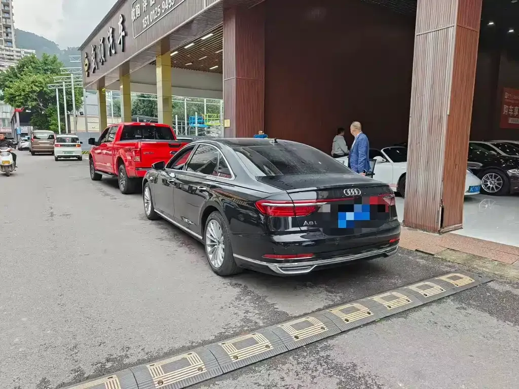 Audi A8 2022 из CN, фото 8