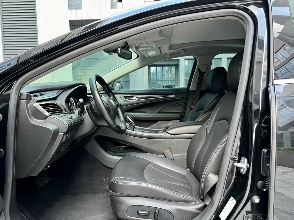 Buick LaCrosse 2022 из CN, фото 3
