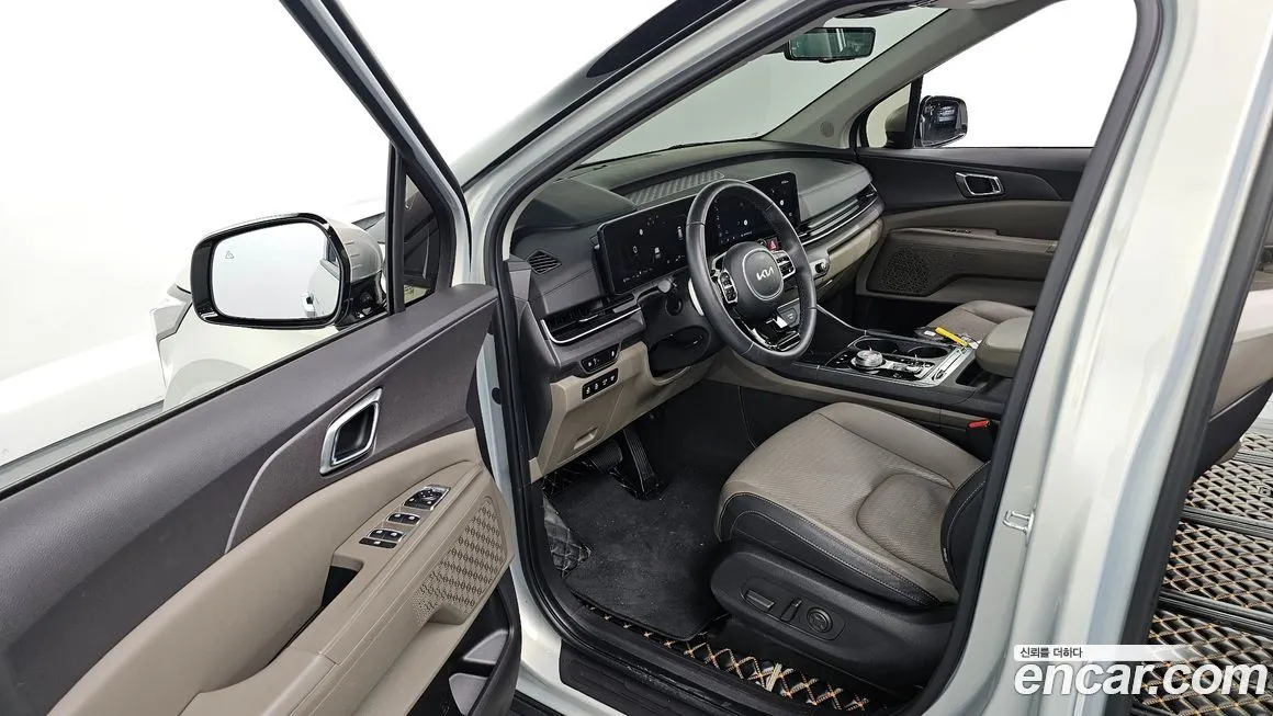 Kia Carnival — фото 10