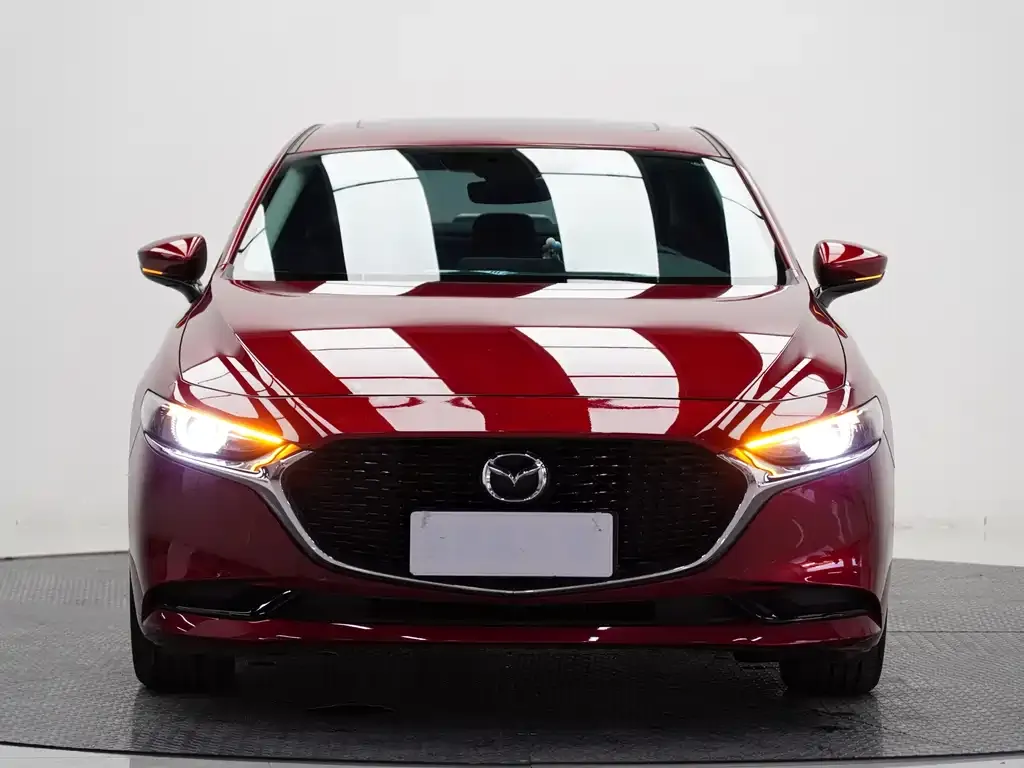 Mazda 3 Axela 2022 из CN, фото 2