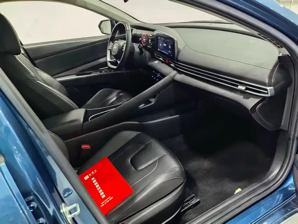 Hyundai Elantra 2022 из CN, фото 10