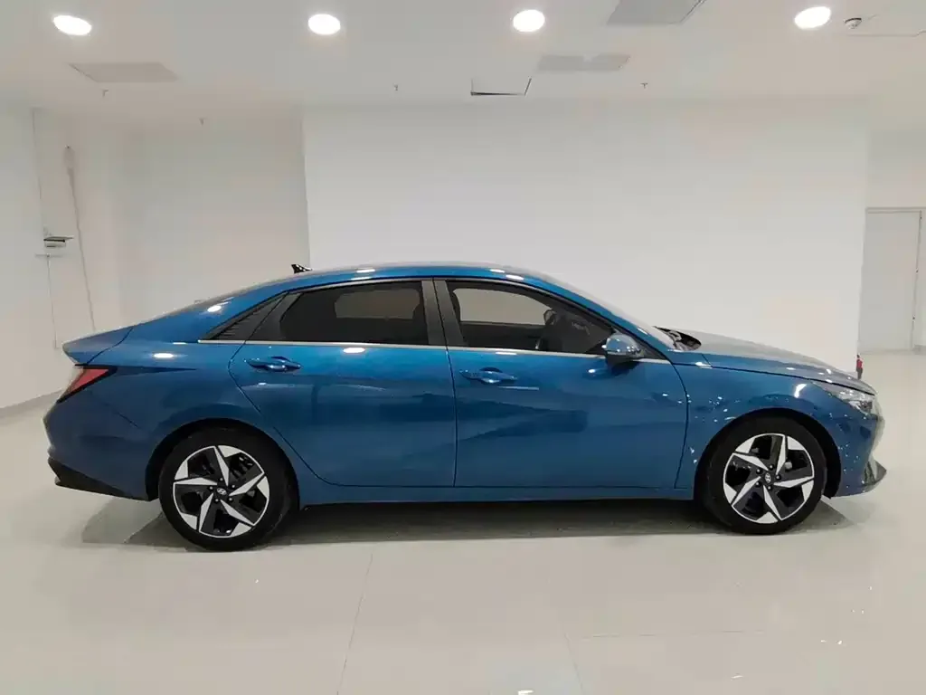 Hyundai Elantra 2022 из CN, фото 4