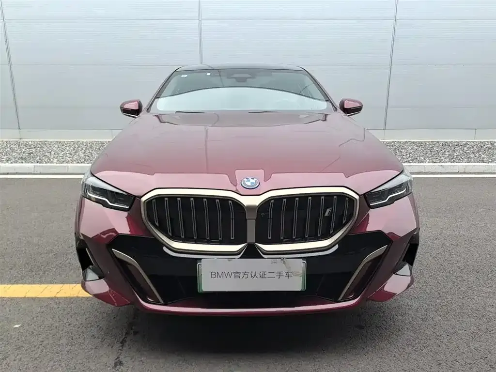 BMW i5 — фото 2