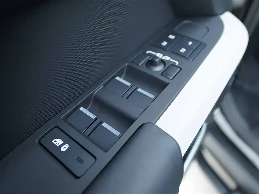 Land Rover Defender 2024 из CN, фото 10