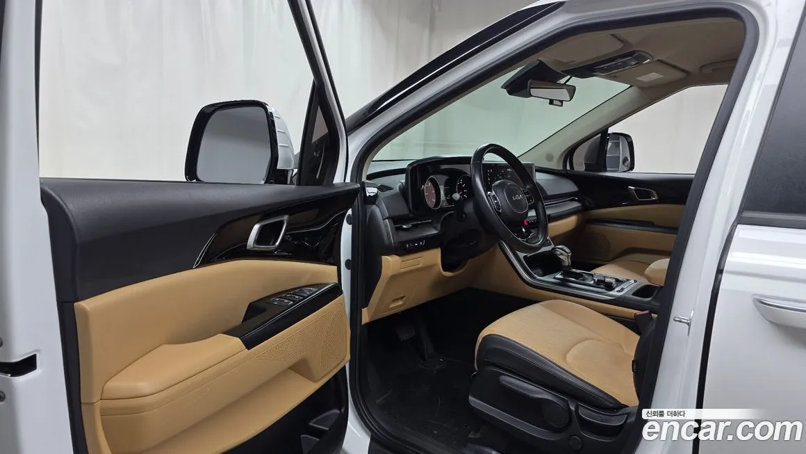 Kia Carnival — фото 10